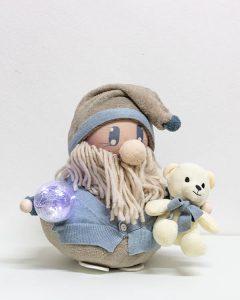 Scopri di più sull'articolo Guida completa alle bambole di stoffa: storia, materiali e artigianato